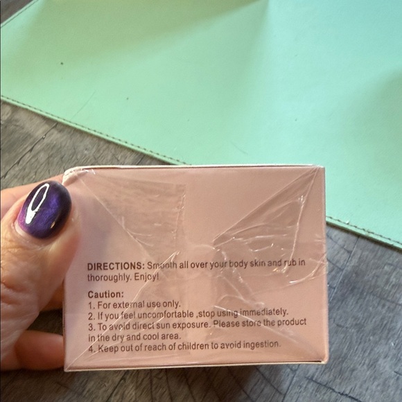 Peach Macaron Moisturizer - Picture 2 of 6